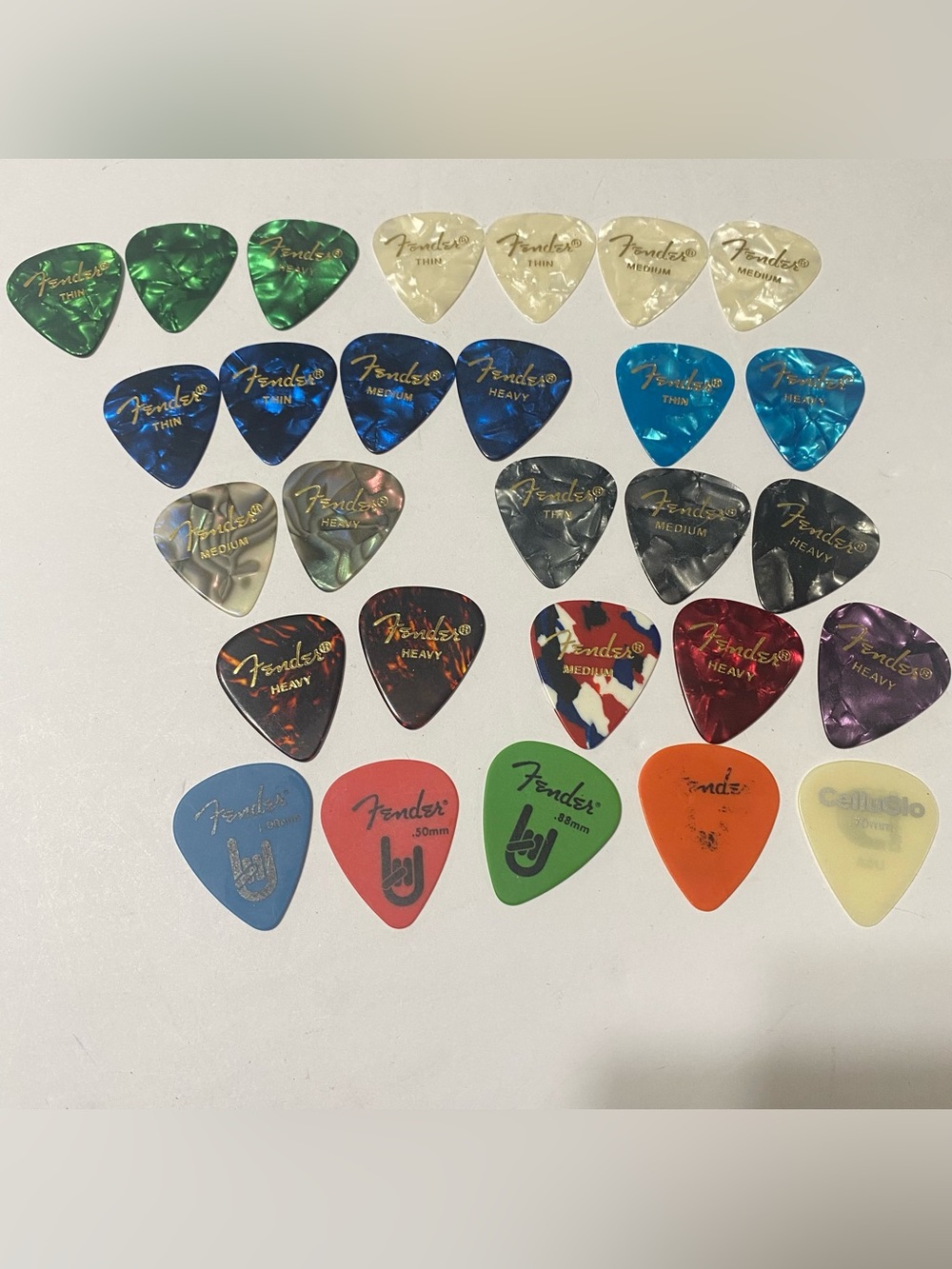 Lot 27 Fender Guitar Picks Vintage Pearl Celluloid Thin Medium Heavy + D'Addario